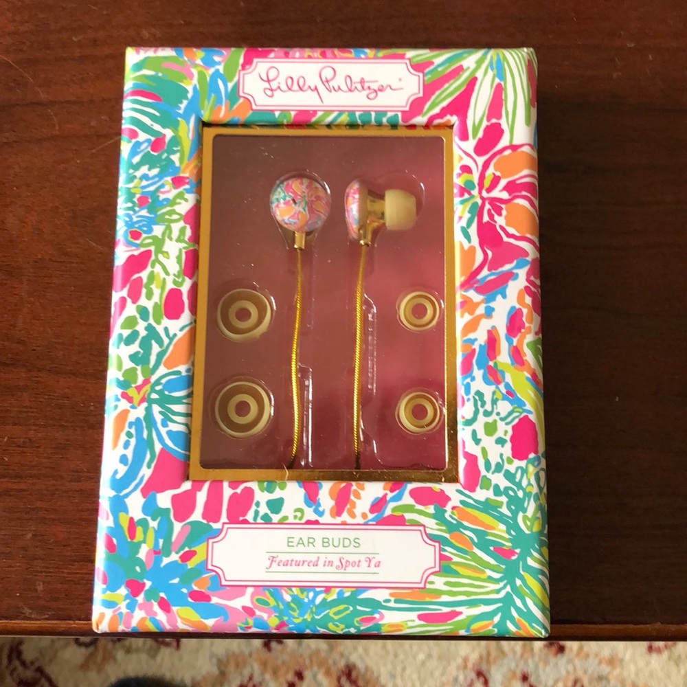 NIB Lilly Pulitzer earbuds featured in “Spot Ya”